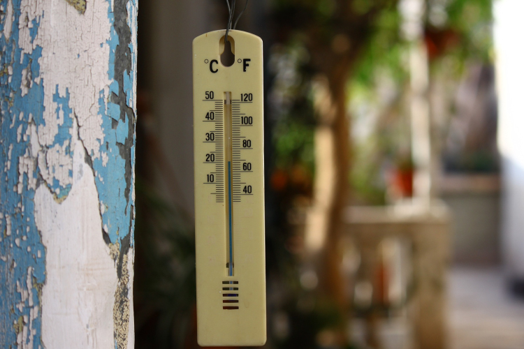 Meteorológia: átlag közeli hőmérsékletű és száraz volt az október