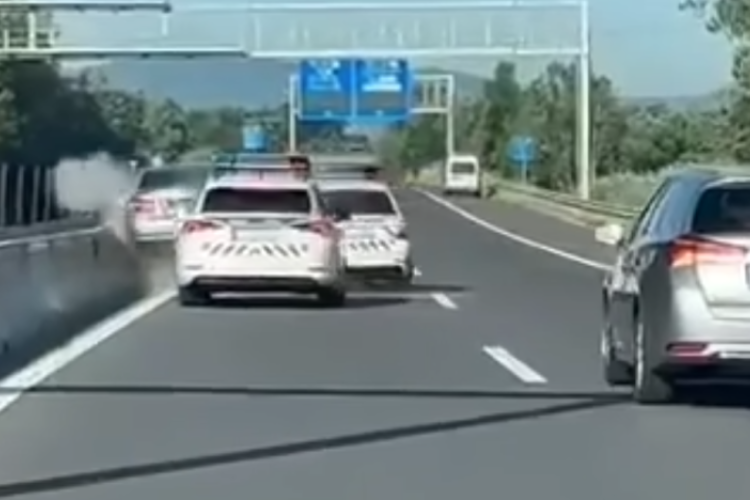 Őrizetbe vették az M2-esen történt autós üldözés során menekülő férfit