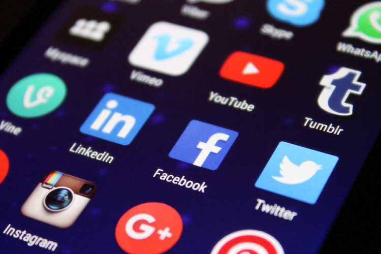 A Twitter, a Facebook és a WhatsApp bírságot kapott Moszkvában
