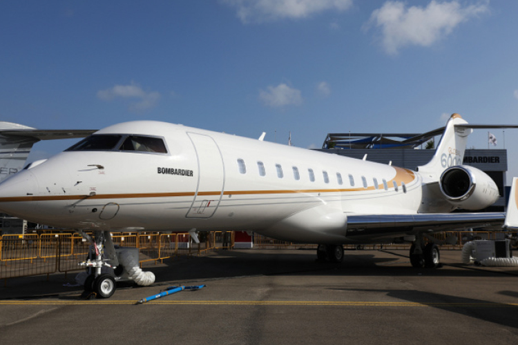 A Guardian értesülése szerint Bécsből magángépek szállítják el az Orbán-kormány alatt meggazdagodottak vagyonát