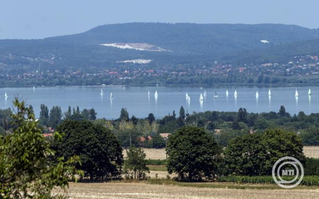 Kékszalag - Gellér: hatalmas sportteljesítmény, hogy a mezőny több mint fele célba ért