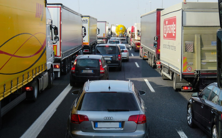 Hétvégétől kezdődik a nyári kamionstop