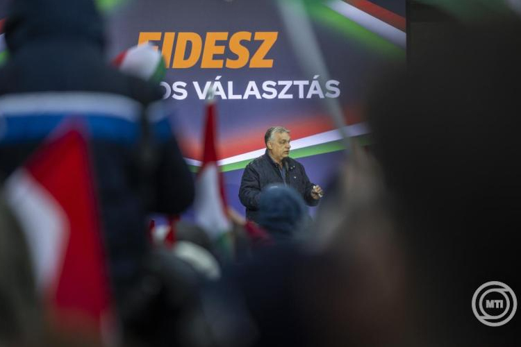 Orbán Viktor: Hazát szeretetre és tiszteletre lehet építeni