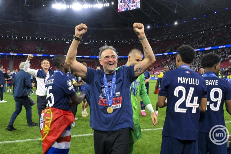 BL-döntő - Luis Enrique az ellenfelet dicsérte, Mikel Arteta fájdalomról beszélt