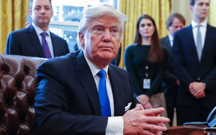 Donald Trump elhalasztotta az Európai Uniót, Kanadát és Mexikót érintő védővámok bevezetéséről szóló döntést