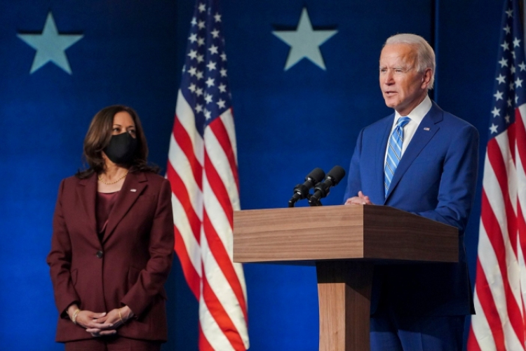 Biden elnök trágár módon lehülyézte a Fox News tudósítójától