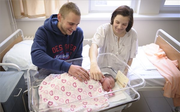 Debrecenben született az első 2017-es baba vidéken