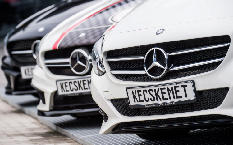 A Mercedes-Benz lett a legvonzóbb hazai munkáltató